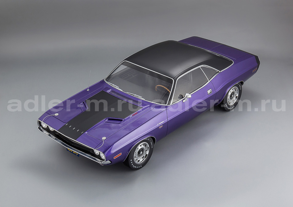 OTTO MOBILE 1:12 Dodge Challenger R/T - 1970 (plum crazy) G083