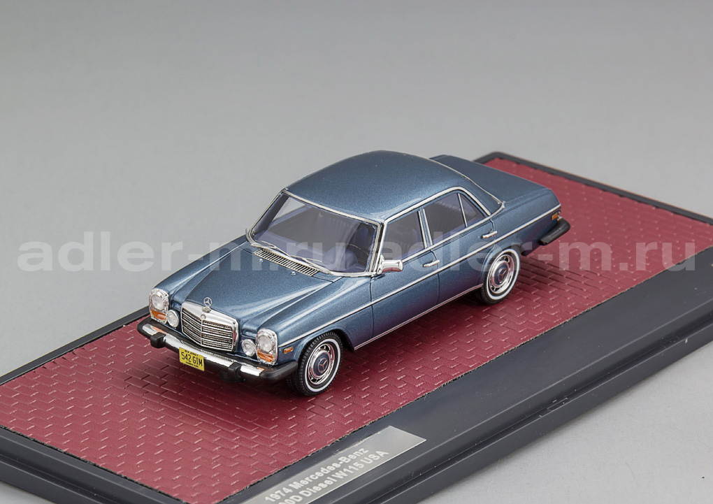 MATRIX 1:43 Mercedes-Benz 300D US version - 1976 (blue) MX11302-212