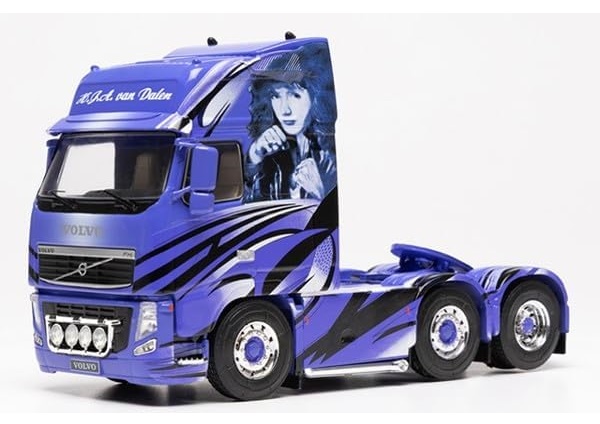 IXO 1:43 Volvo FH16 - 2003 (violet with dekor) TR244R