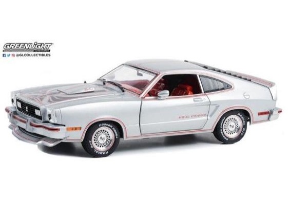 GREENLIGHT 1:18 Ford Mustang II King Cobra - 1978 (silver w/ stripes) 13670