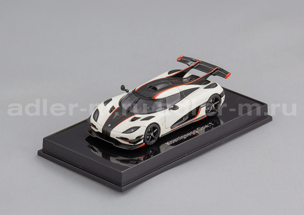 AUTOART 1:64 Koenigsegg One:1 (pebble white/carbon black/red accents) 20041