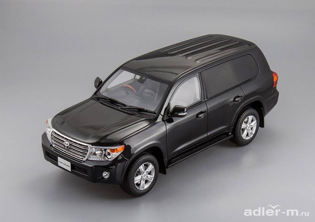 KYOSHO 1:18 Toyota Land Cruiser 200 2012 (black) KSR18008BK