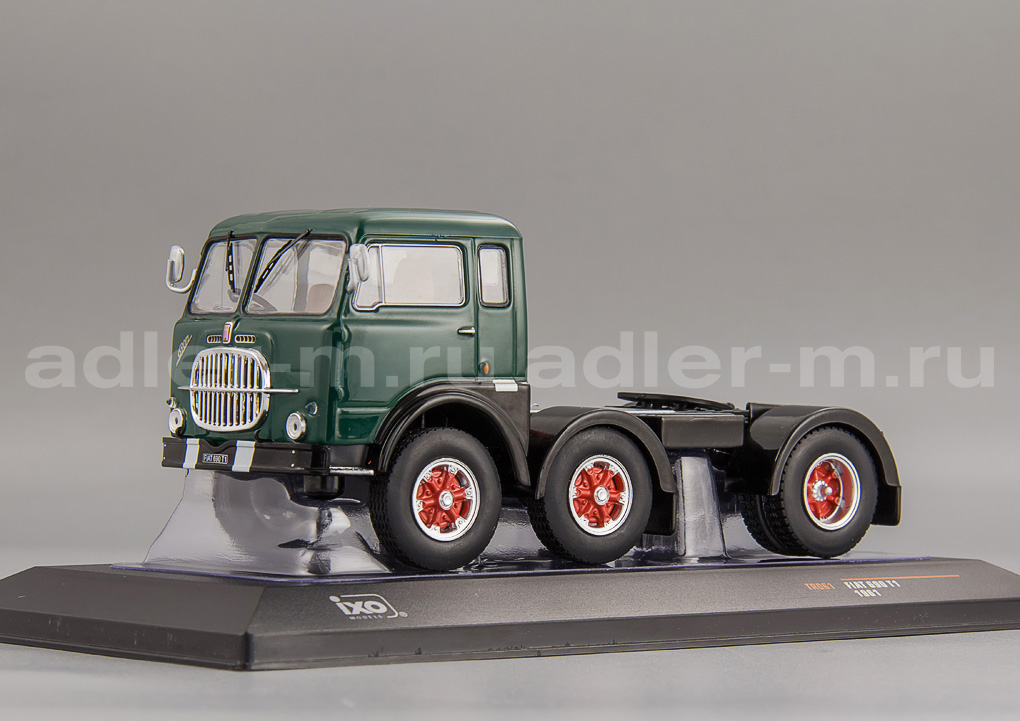 IXO 1:43 Fiat 690 T1 - 1961 (green/black) TR061