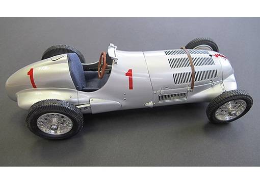 CMC 1:18 Mercedes-Benz W125 #1 GP Donington 1937 Caracciola M-113