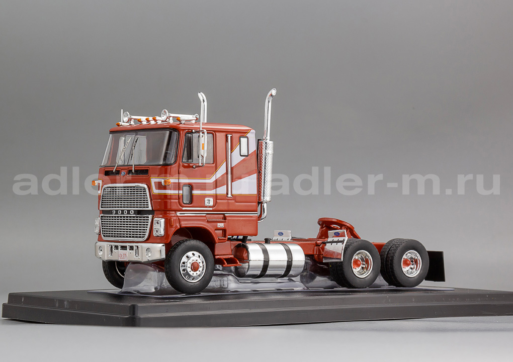 IXO 1:43 Ford CL 9000 - 1976 (red) TR209