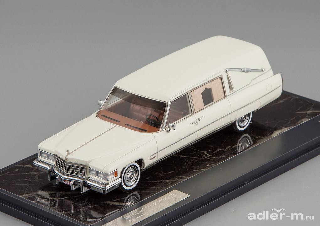 MATRIX 1:43 Cadillac Sperior Sovereign Regal Landaulet 1976 (white) MX20301-341