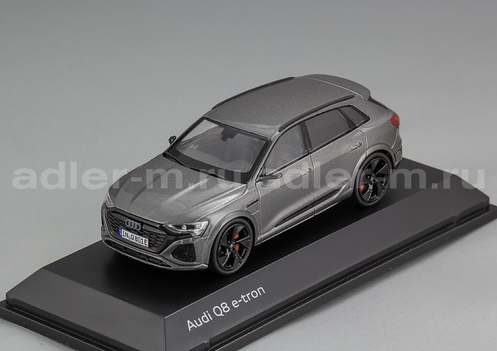 SPARK 1:43 Audi Q8 e-tron (chronosgrey) 5012328631