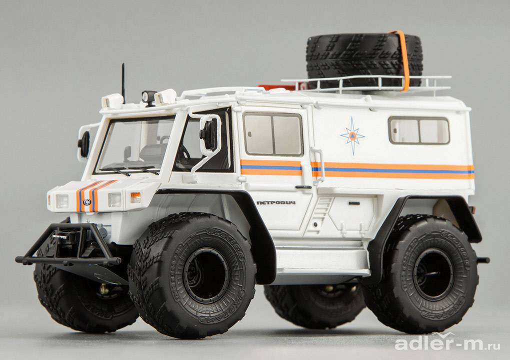 DIP MODELS 1:43 Петрович 204-60 4х4 МЧС 2014 220452