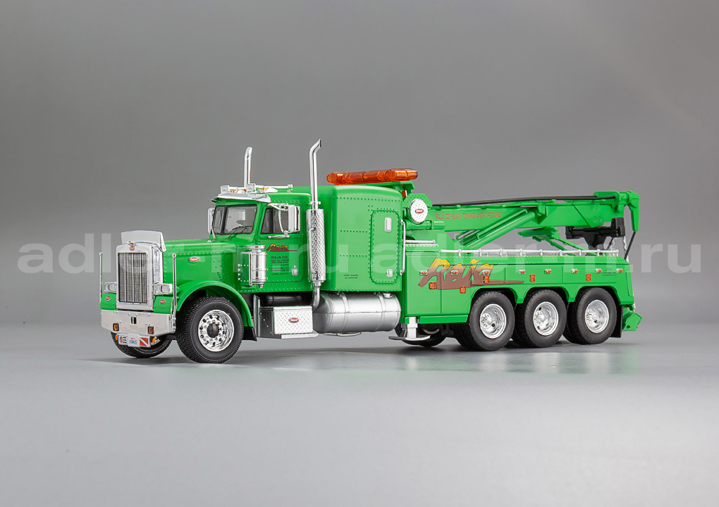 IXO 1:43 Peterbilt 359 Wrecker (green) TTR031