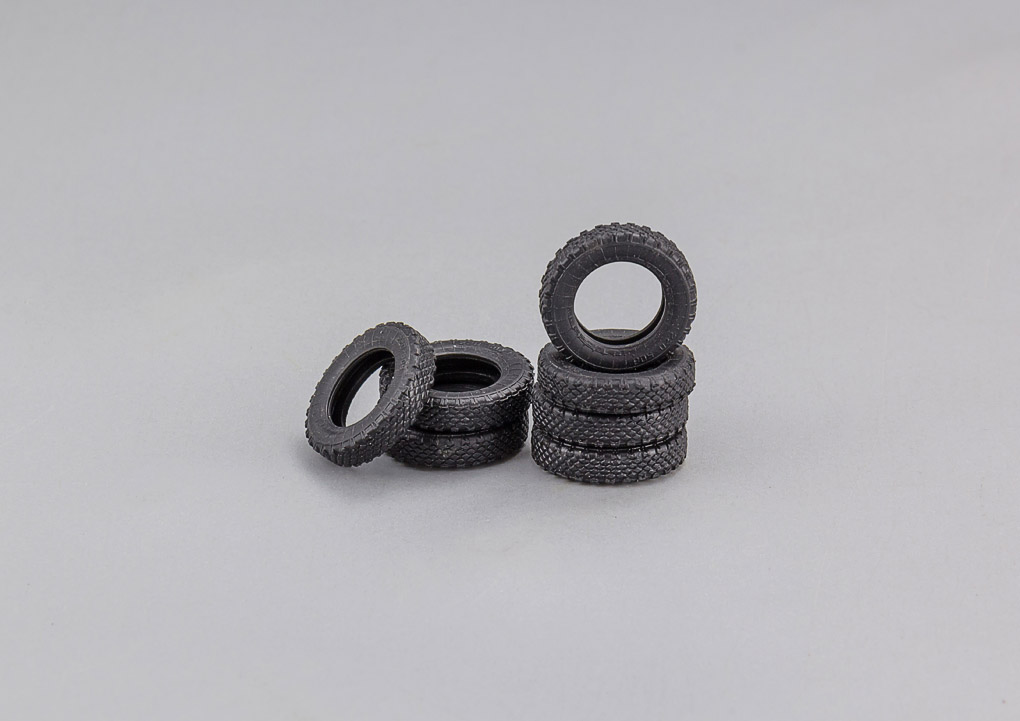 DIP MODELS 1:43 Набор колёсных покрышек ИЯ-112 500011