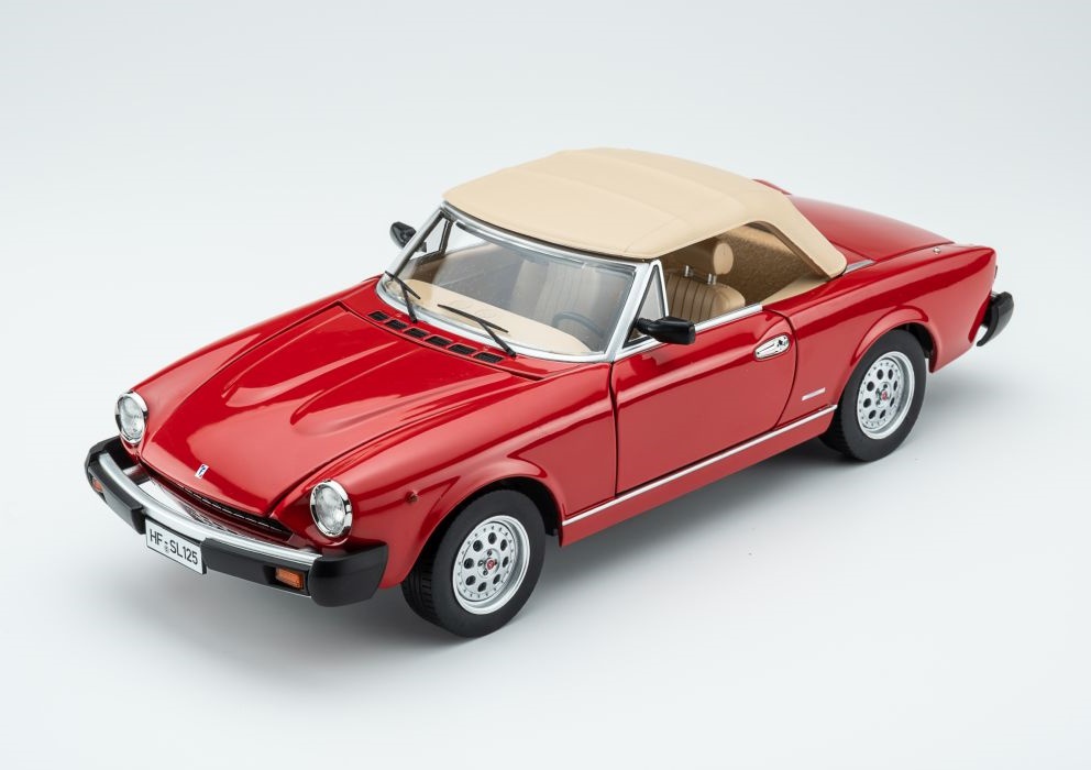TOURING 1:18 Alfa Romeo 1600 Duetto Кабриолет - 1966 (Bianco Farina) 18120004
