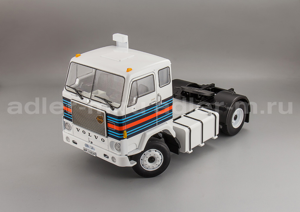ROAD KINGS 1:18 Volvo F88 Martini Racing-Team 1975 RK180065