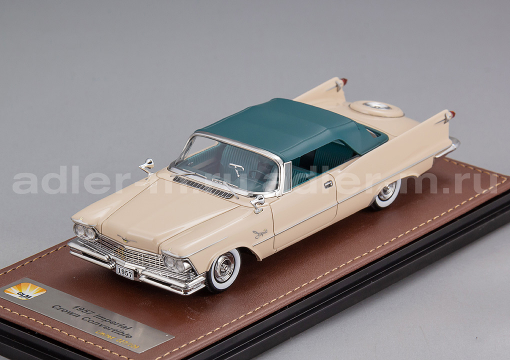GLM + STAMP MODELS 1:43 Imperial Crown Convertible Closed roof - 1957 (desert beige) GLM132202