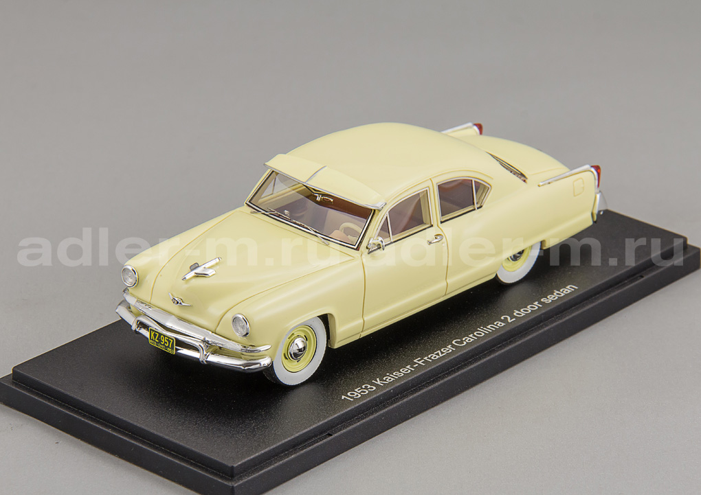 ESVAL MODELS 1:43 Kaiser-Frazer Manhattan 2-door sedan - 1953 (yellow) EMUS43047B