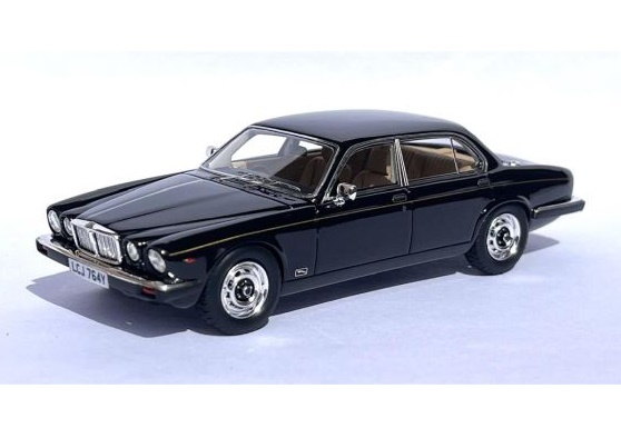 MATRIX 1:43 Jaguar XJ6 SIII 4.2 - 1979-1985 (black) MX41001-283