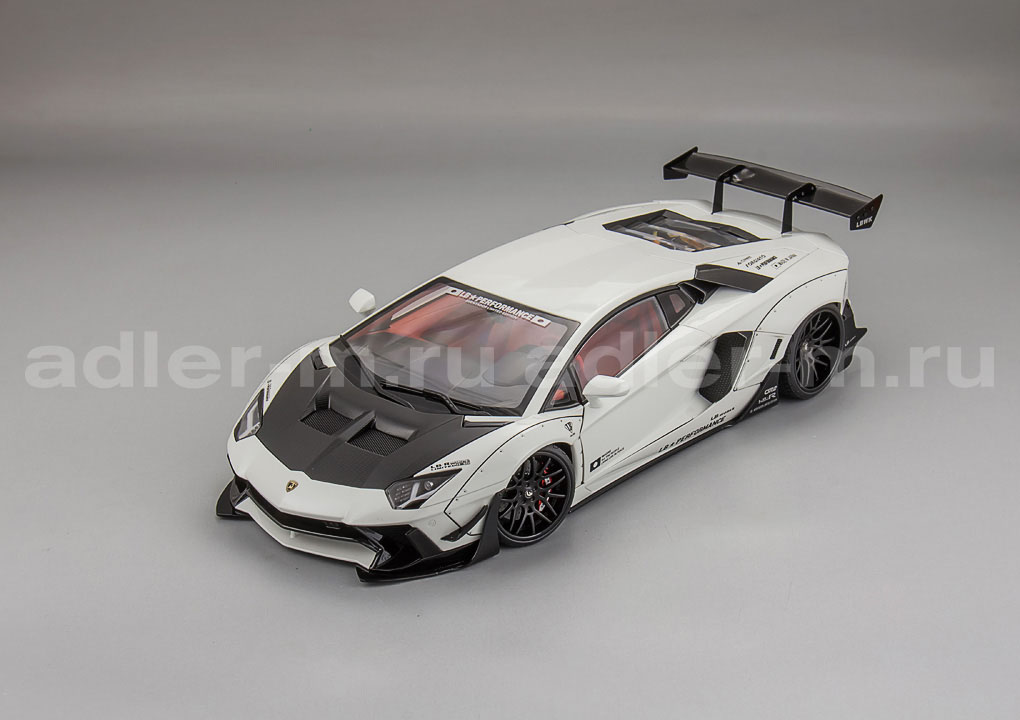 AUTOART 1:18 Liberty Walk LB Works Lamborghini Aventador Limited Edition (white / carbon) 79241