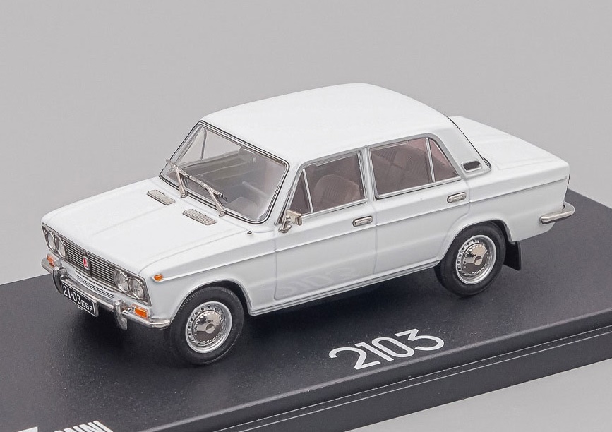 EVR-mini 1:43 Советский автомобиль 2103 (1973-1975) (белый) EVRM0343-05