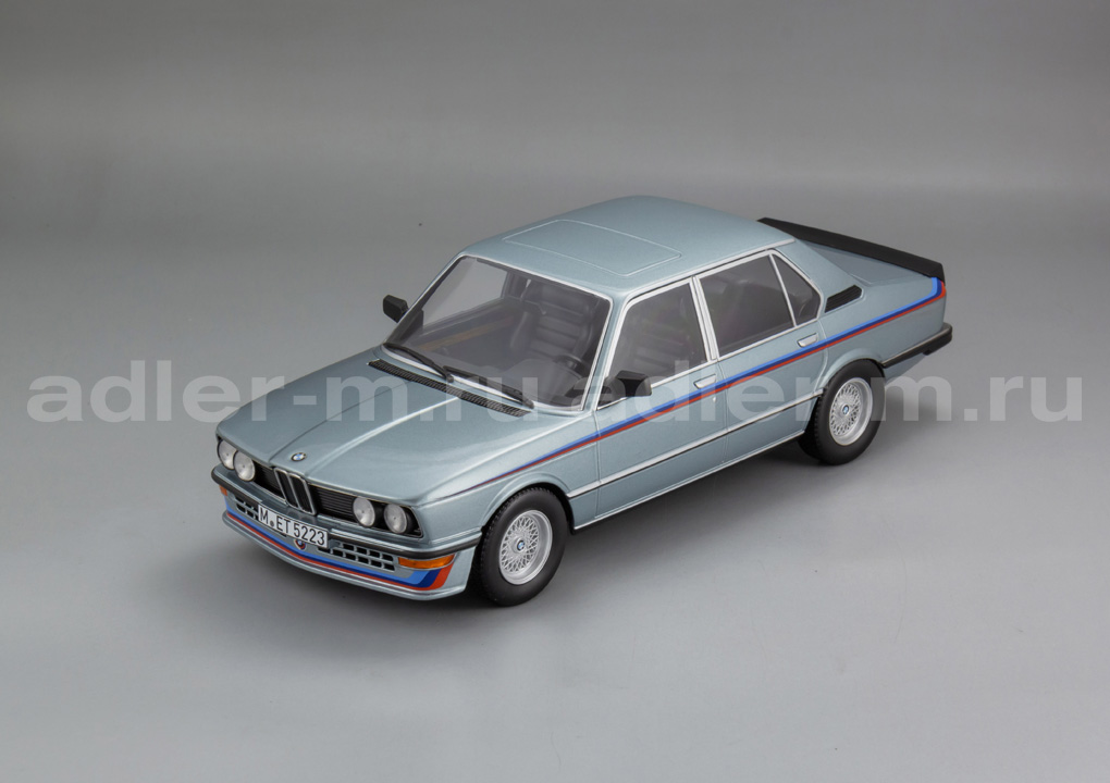 NOREV 1:18 BMW M535i - 1980 (blue met with stripes) 183290