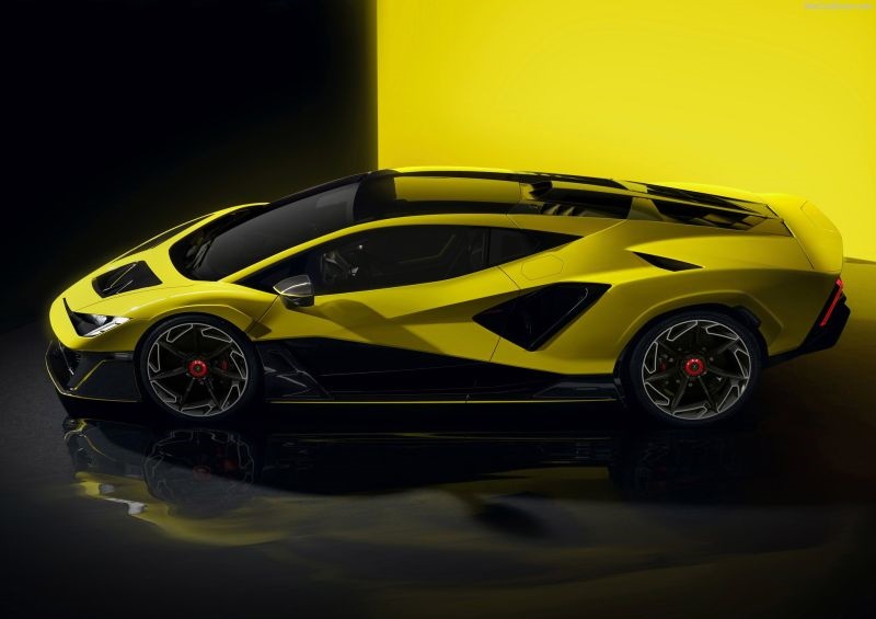 LOOKSMART 1:43 Lamborghini Fenomeno - launched on the Monterey Car Week 2025 (Giallo Crius) LS567A