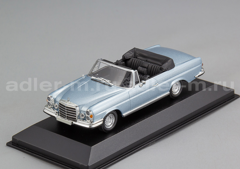MINICHAMPS (MAXICHAMPS) 1:43 Mercedes-Benz 280 SE 3.5 Cabriolet (W111) - 1970 (blue met) 940038131