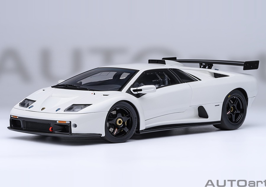 AUTOART 1:18 Lamborghini Diablo GT-R - 1999 (impact white) 79136