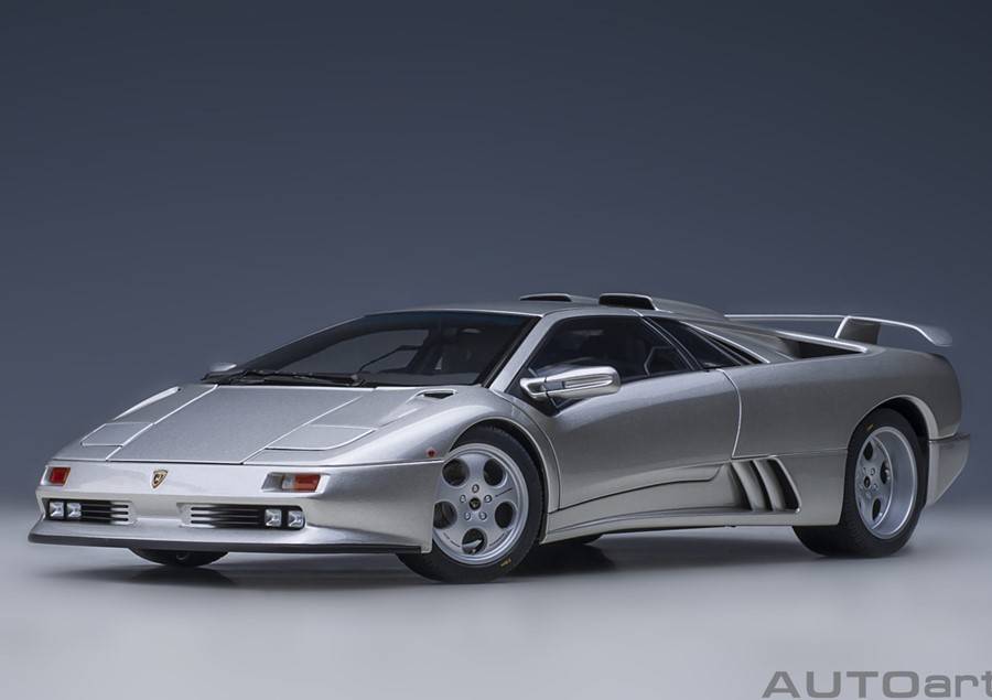 AUTOART 1:18 Lamborghini Diablo SE30 Jota (titanio) 79143