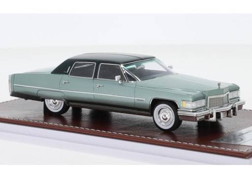GLM (GIM) 1:43 Cadillac Fleetwood Brougham - 1976 (green) GIM017B
