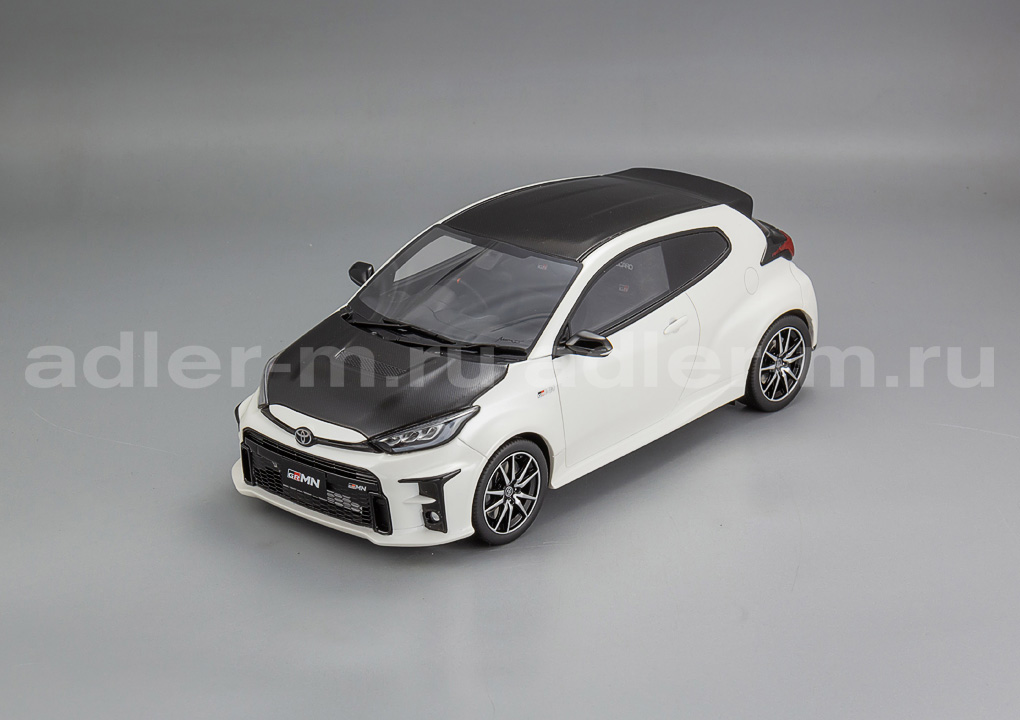 OTTO MOBILE 1:18 Toyota GRMN Yaris Rally Package - 2022 (white / black) OT1071