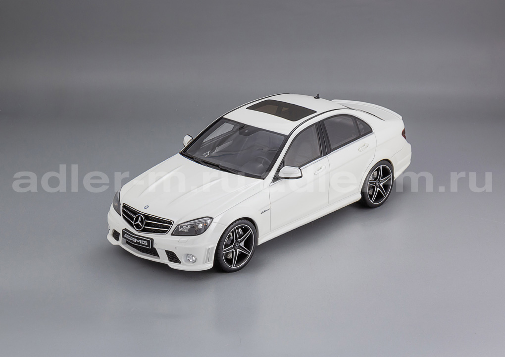 GT SPIRIT 1:18 Mercedes-Benz C63 AMG - 2007 (diamod white) GT928