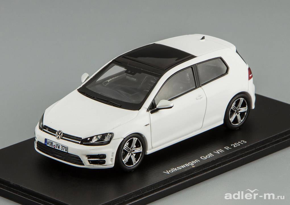 SPARK 1:43 Volkswagen Golf VII R 2013 (white) S4192