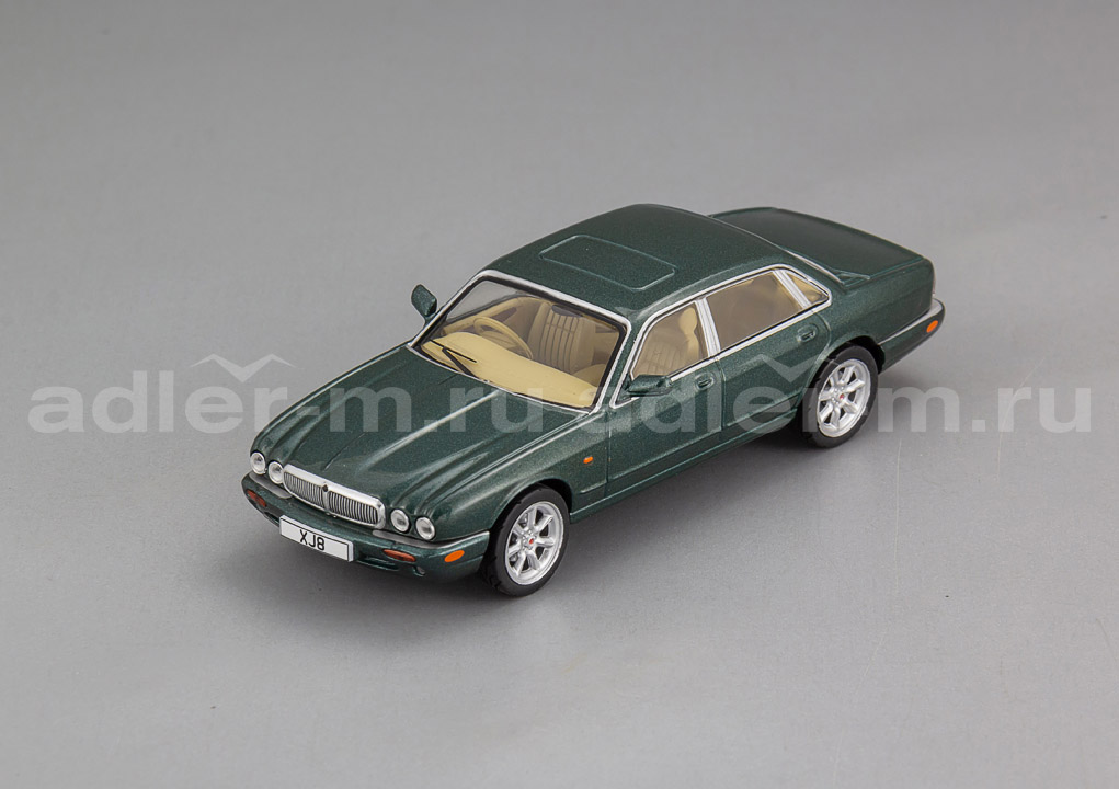 IXO 1:43 Jaguar XJ 8 (X 308) - 1998 (green) CLC456