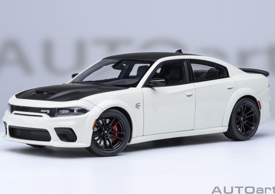 AUTOART 1:18 Dodge Charger SRT Hellcat Redeye Jailbreak (knuckle white) 71751