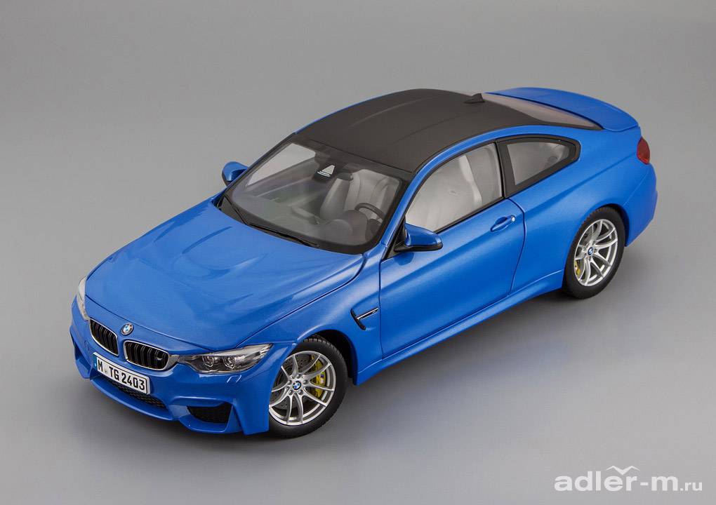 PARAGON 1:18 BMW M4 (F82) Coupe (bluemet.) 80432339607