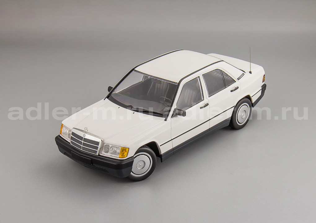 MINICHAMPS 1:18 Mercedes-Benz 190E (W201) - 1982 (white) 155037002