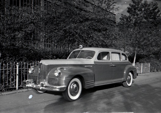 DIP MODELS 1:43 Санитарный Автомобиль, г. Москва 1956г. 111034