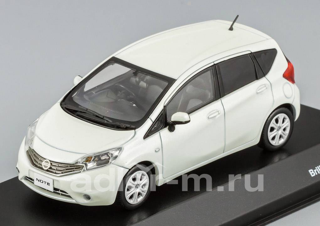 J-COLLECTION 1:43 Nissan Note (brilliant white pearl) JCP76002WH