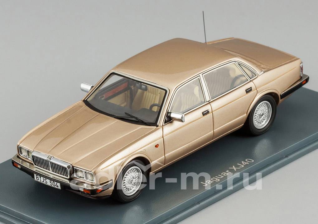 NEO 1:43 Jaguar XJ40 Sovereign - 1990 (met. beige) NEO49504
