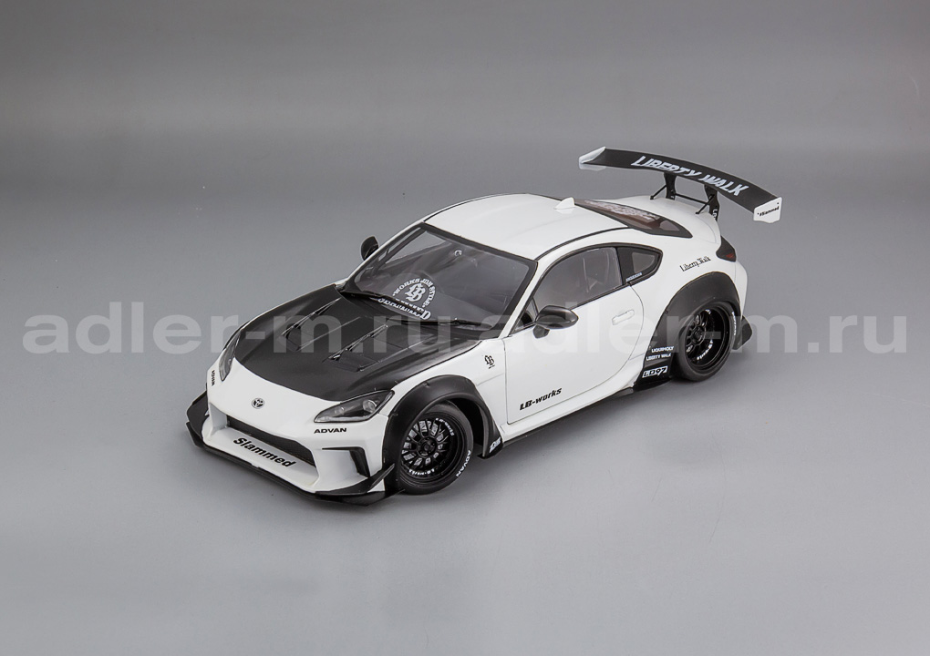 SOLIDO 1:18 Toyota GR86 LBWK Bodykit (white/black) S1813602