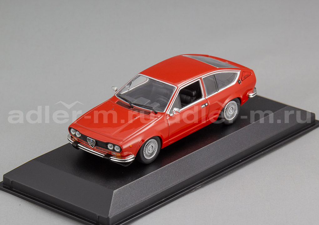 MINICHAMPS (MAXICHAMPS) 1:43 Alfa Romeo Alfetta GTV - 1976 (red) 940120120