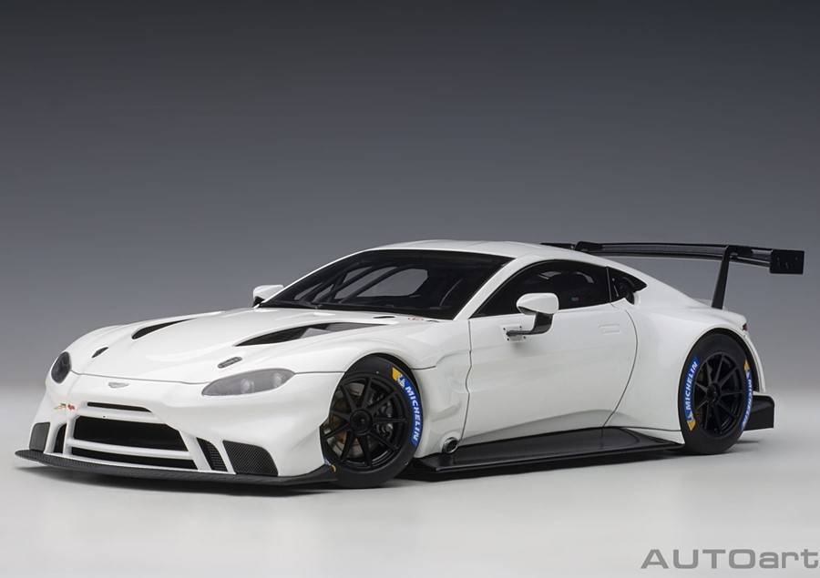 AUTOART 1:18 Aston Martin Vantage GTE Le Mans Pro 2018 (white) 81806