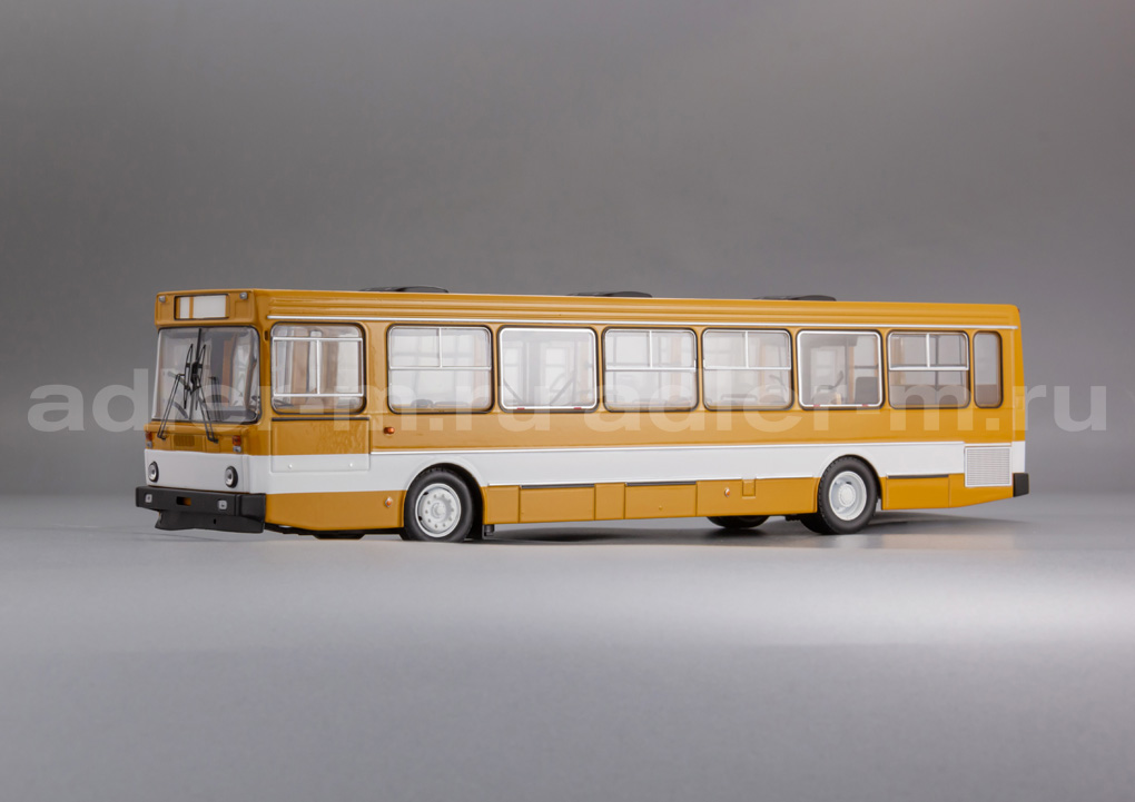 DEMPRICE 1:43 Советский автобус 5256 Турмалин (1 полоса) 04012Тур