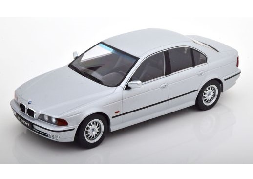 KK SCALE 1:18 BMW 530d E39 Sedan 1995 (silver) KKDC181051