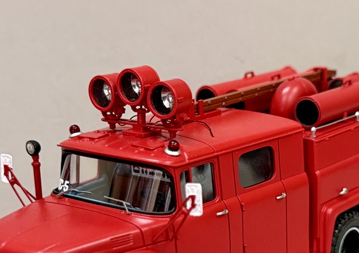 САРЛАБ 1:43 Советский автомобиль газодымозащитной службы АГ-12(130) на базе АН-30(130)64А,12 отряд техслужб SL-248-3