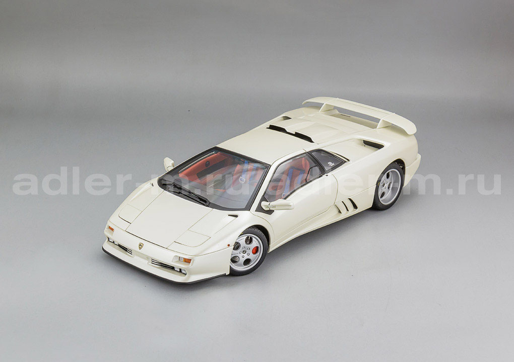 AUTOART 1:18 Lamborghini Diablo SE30 Jota (balloon white/pearl white) 79141