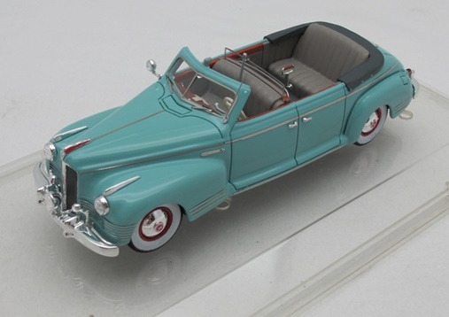 DIP MODELS 1:43 Автомобиль Министра Обороны СССР "Парад на Красной Площади" 1958 г.  Москва (серо-голубой) 111022