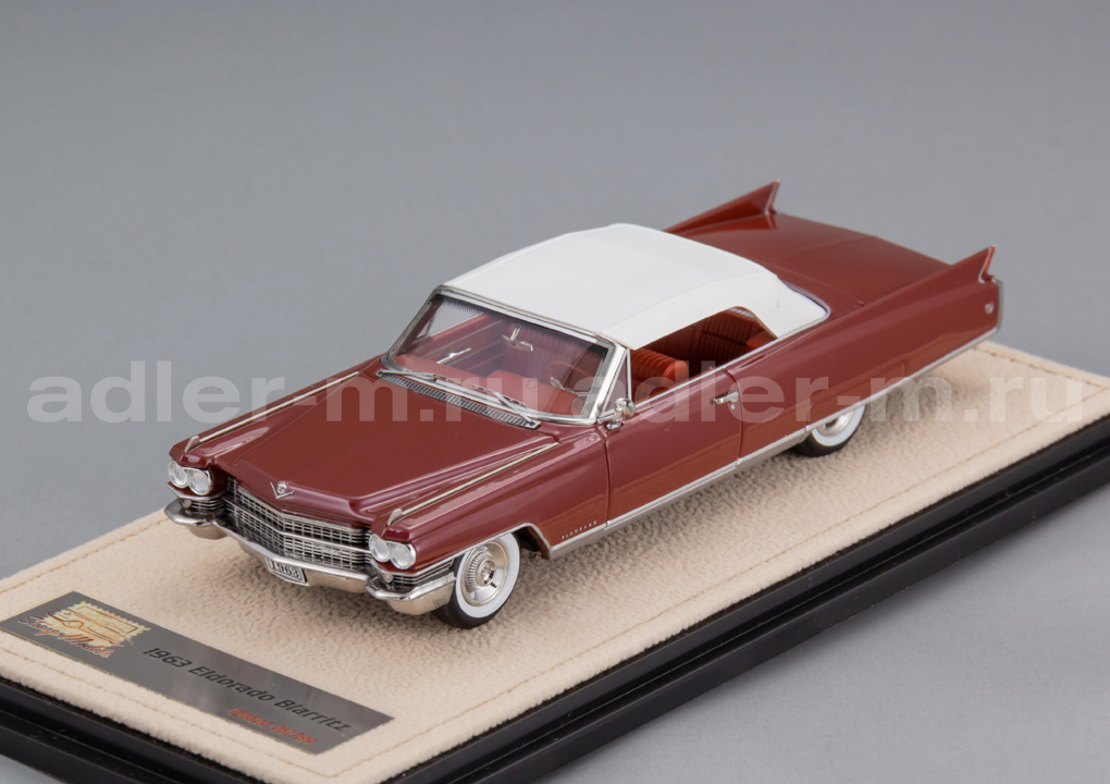 GLM + STAMP MODELS 1:43 Cadillac Eldorado Biarritz Closed roof - 1963 (Matador red met.) STM63004