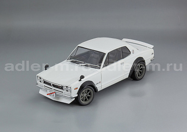 Nissan 1:18 Nissan Skyline (C10) HAKOSUKA (white) S1813001