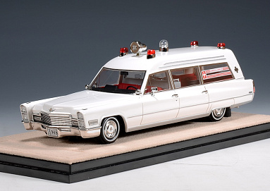 Cadillac 1:43 Cadillac Miller-Meteor Ambulance - 1968 (white) STM68801
