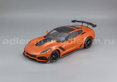 Chevrolet 1:18 Chevrolet Corvette C7 ZR1 Купе - 2019 (orange met / black) U18RDC001