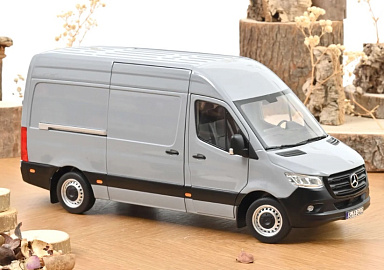 Mercedes-Benz 1:18 Mercedes-Benz Sprinter (W907) - 2018 (Grey) 183042